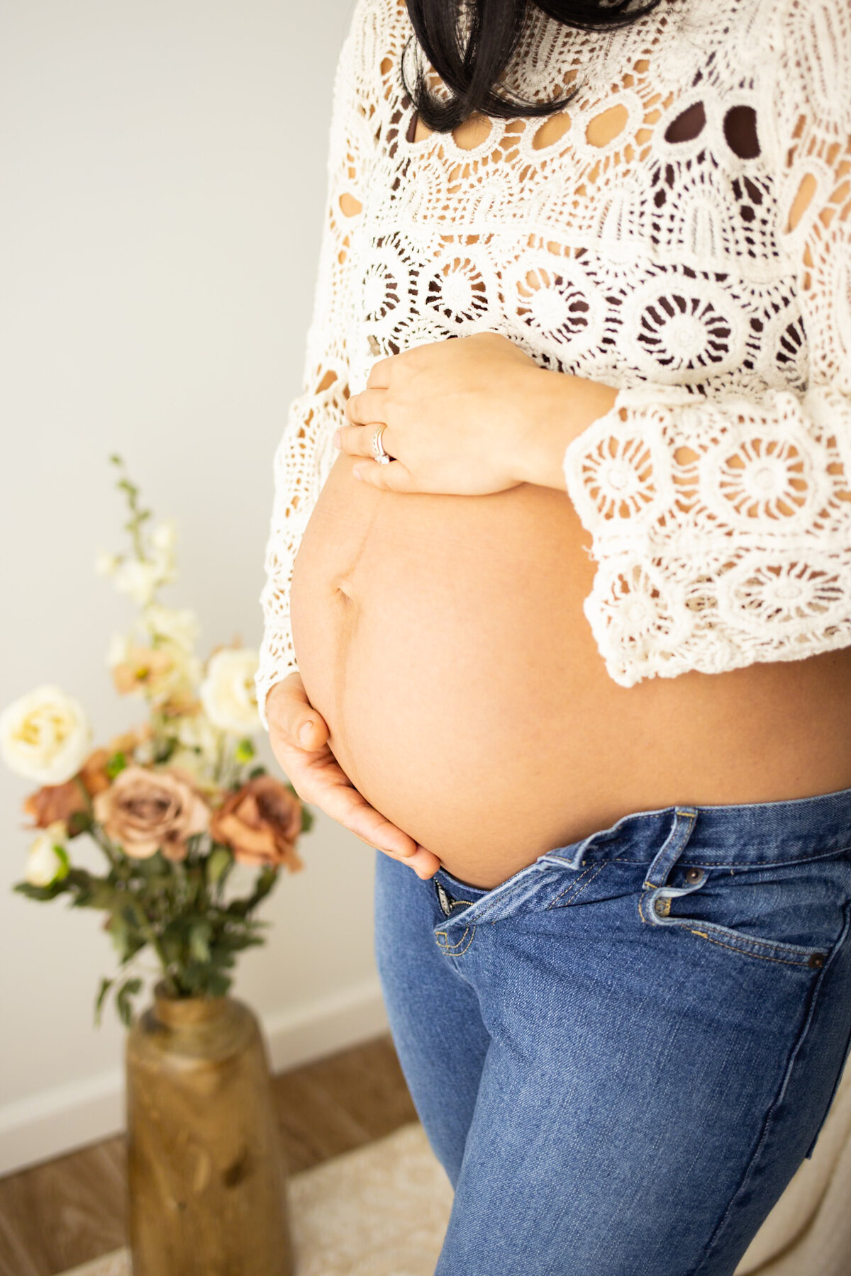 lifestyle-maternity-studio-session-syosset