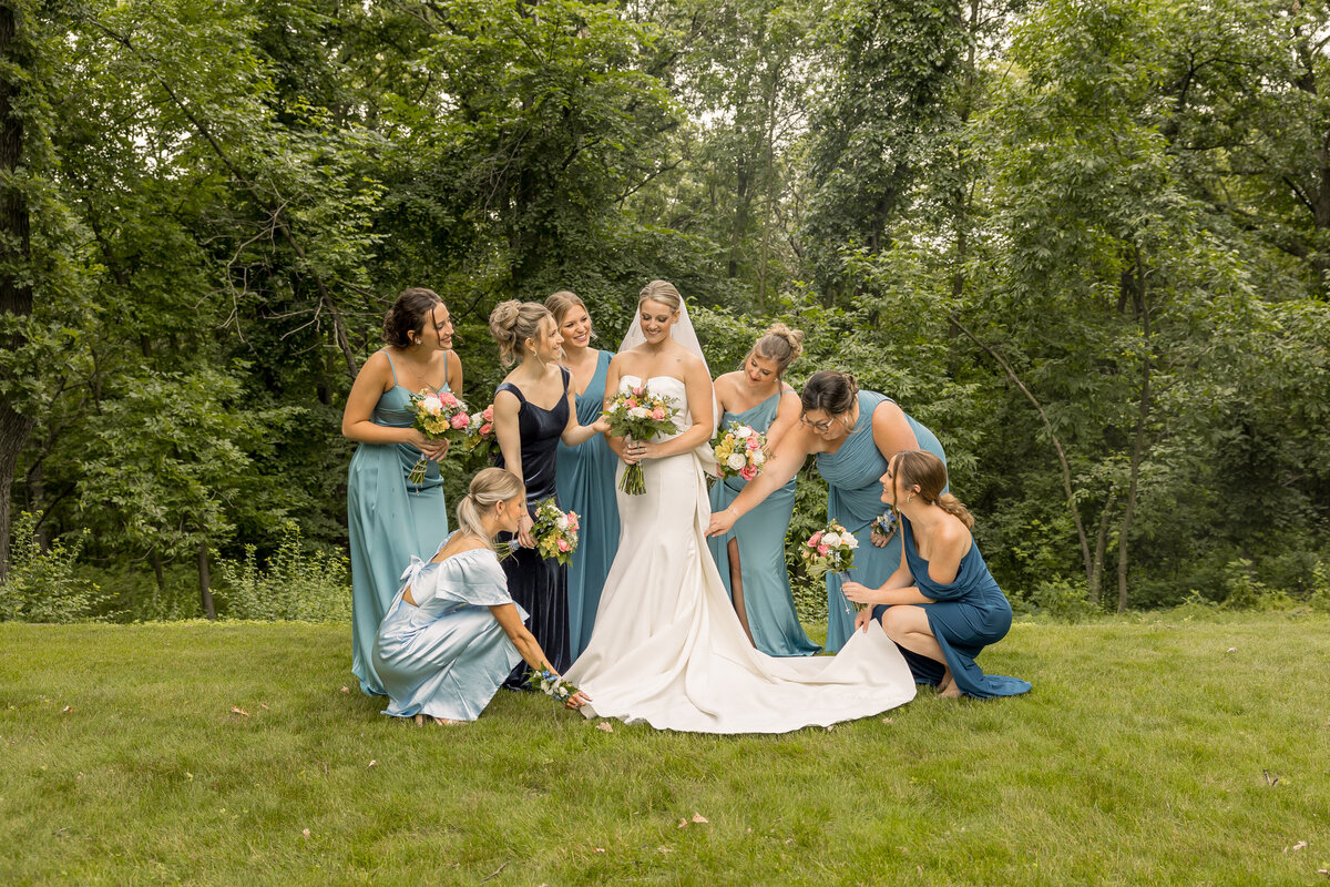 Wedding party photo around bride in Central MN
