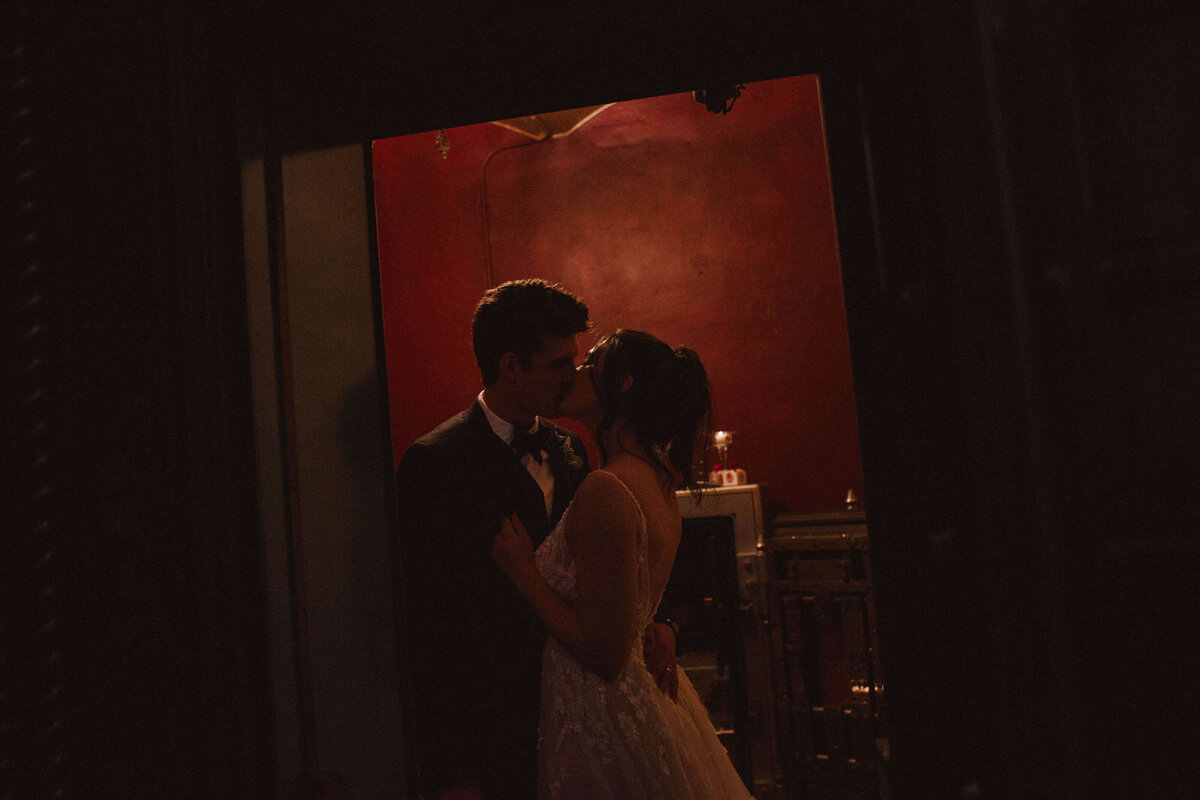 two-rivers-sepia-chapel-wedding-nikki-n-photography-215