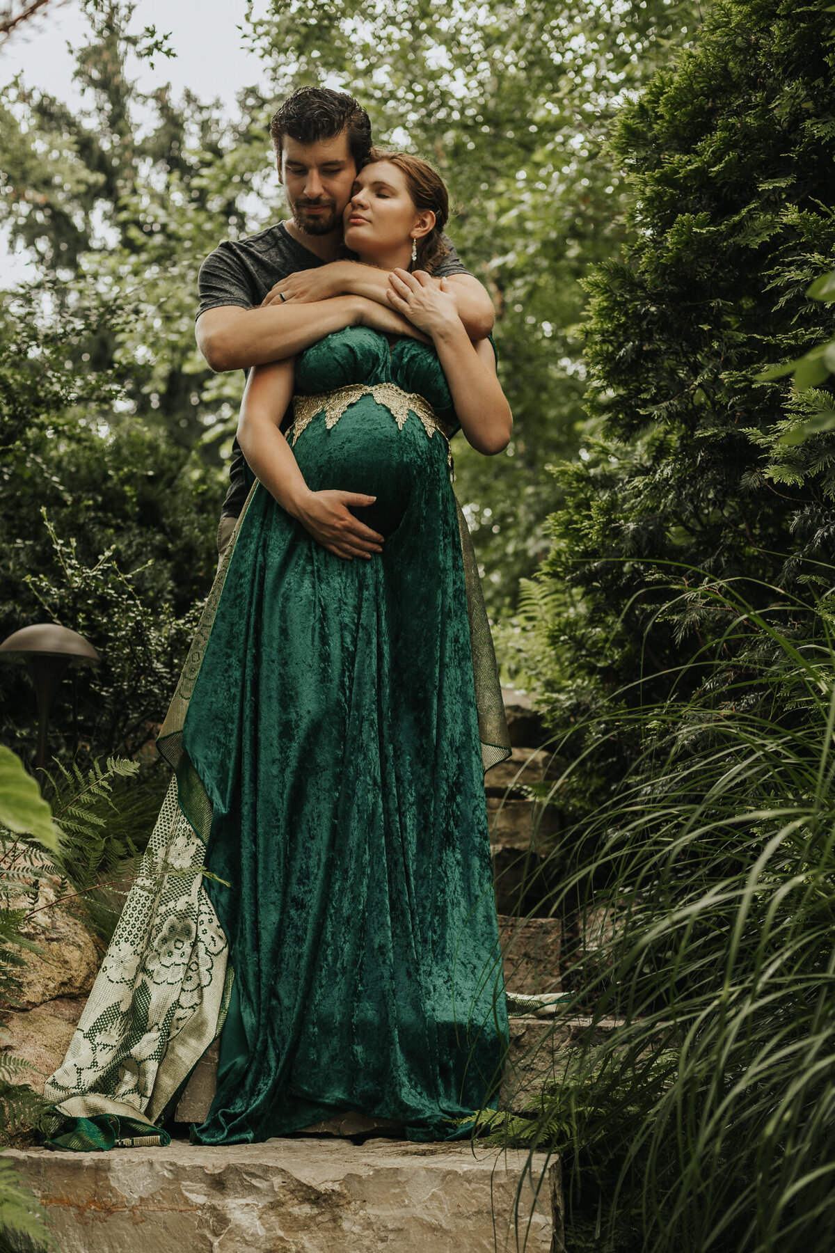 Elegant maternity session at Hamstra Gardens, Wheatfield, IN