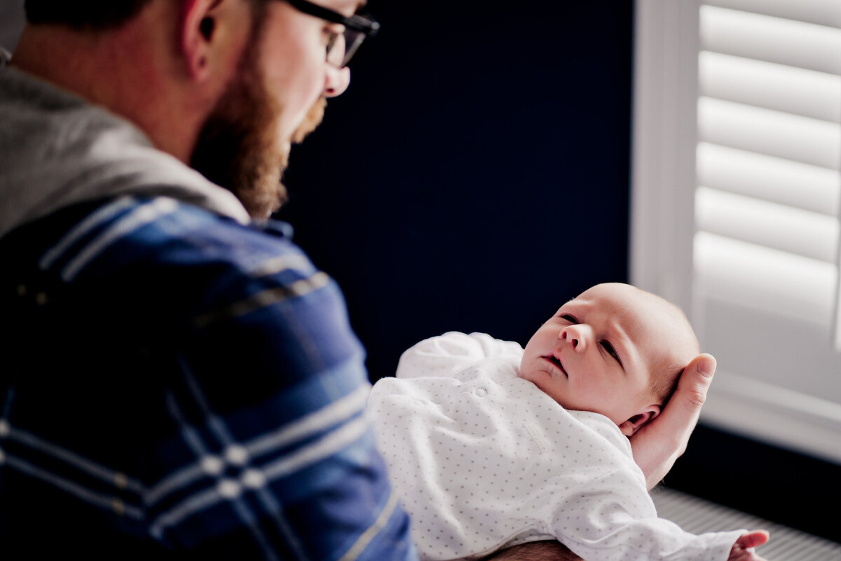 newborn-baby-relaxed-lifestyle-natural-family-photography-156