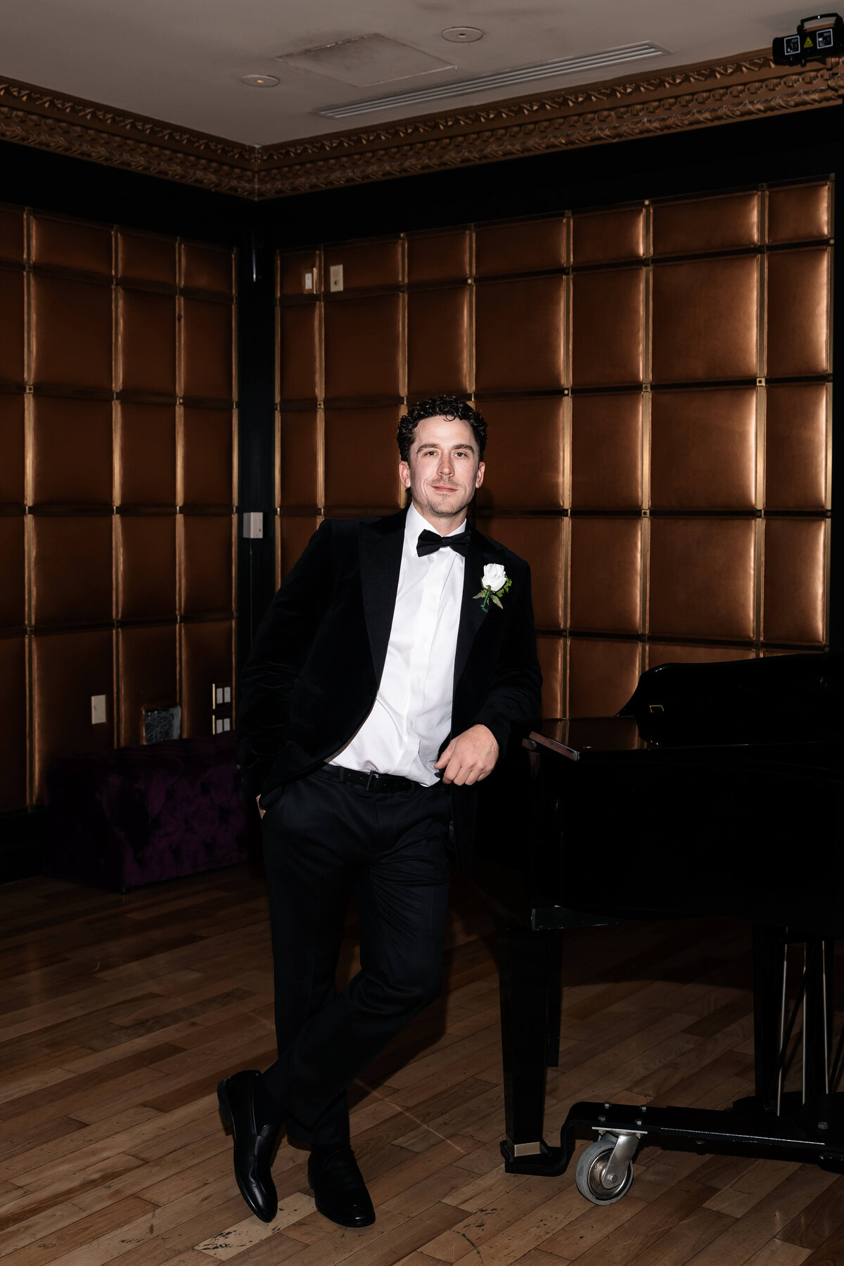 53riskyexposure_andrea-george_las-vegas-elopement-photography