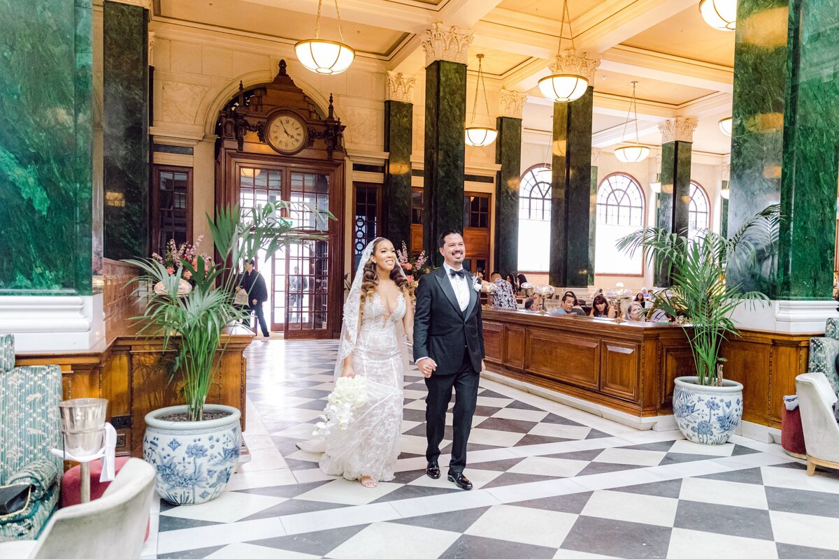 AbieLivesayPhotography-LondonWeddingPhotographer-TheNedHotelWedding-LondonDestinationWedding-LuomaWeddingTour-879