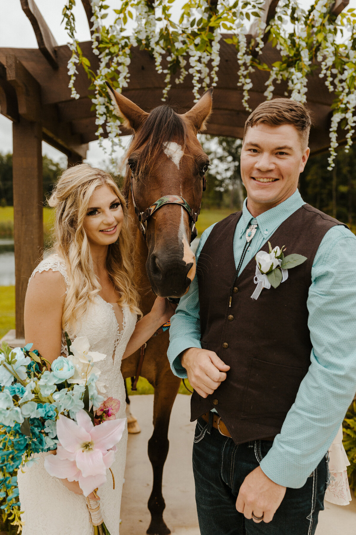 colorado-wedding-photographer-in-soddy-daisy-tennessee-at-mountain-heights-venue-near-nashville-horse-dog-lake-barn-356