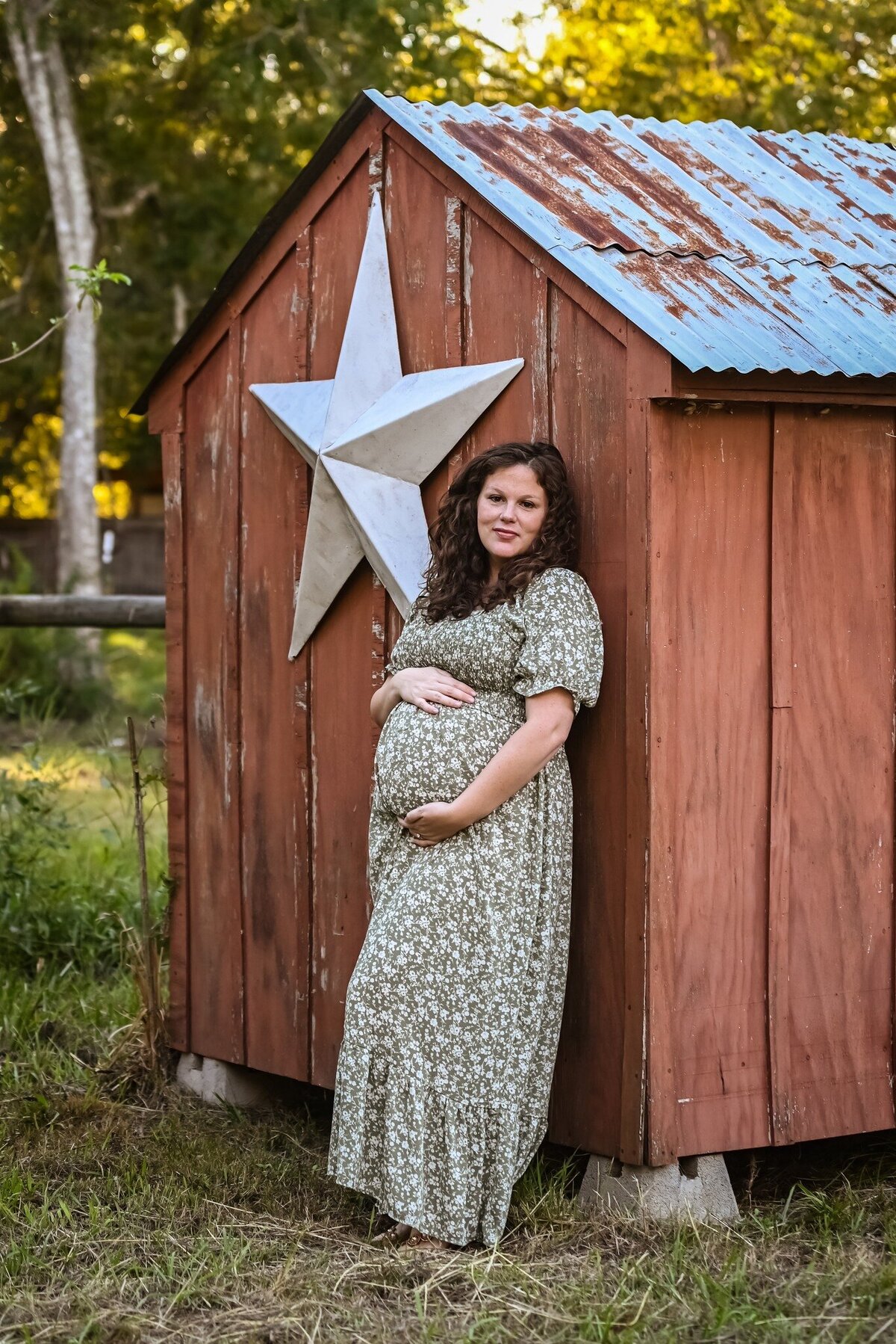 Maternity Portraits with Natasha Snyder Photography at the Little Ranch Farm in Santa Fe Texas