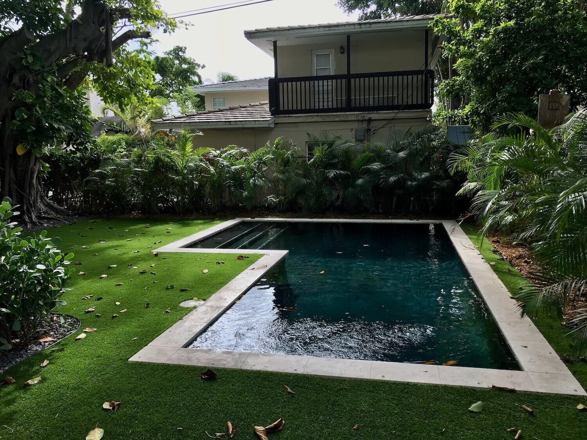 L shaped pool