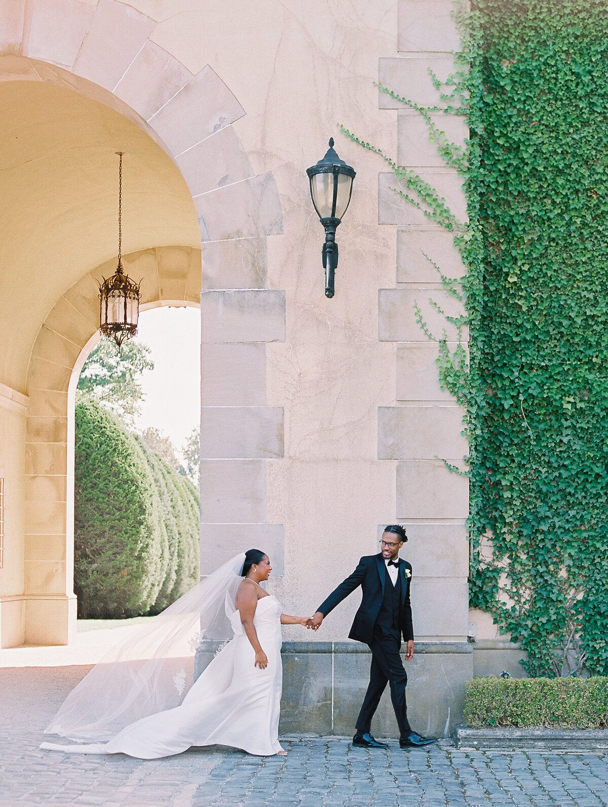 KatieTraufferPhotography-LaurenandJohnnyWedding-353