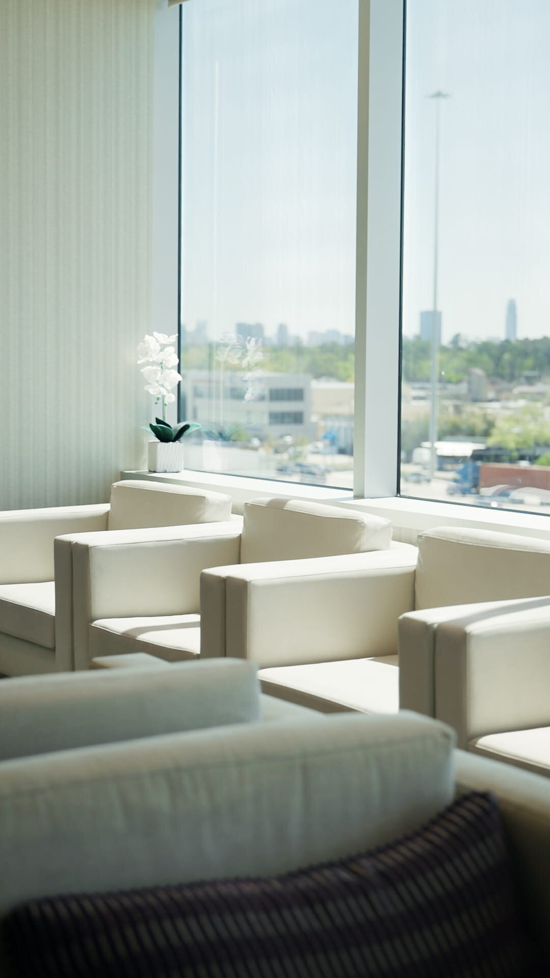 A practice lobby photographed by Luma Media