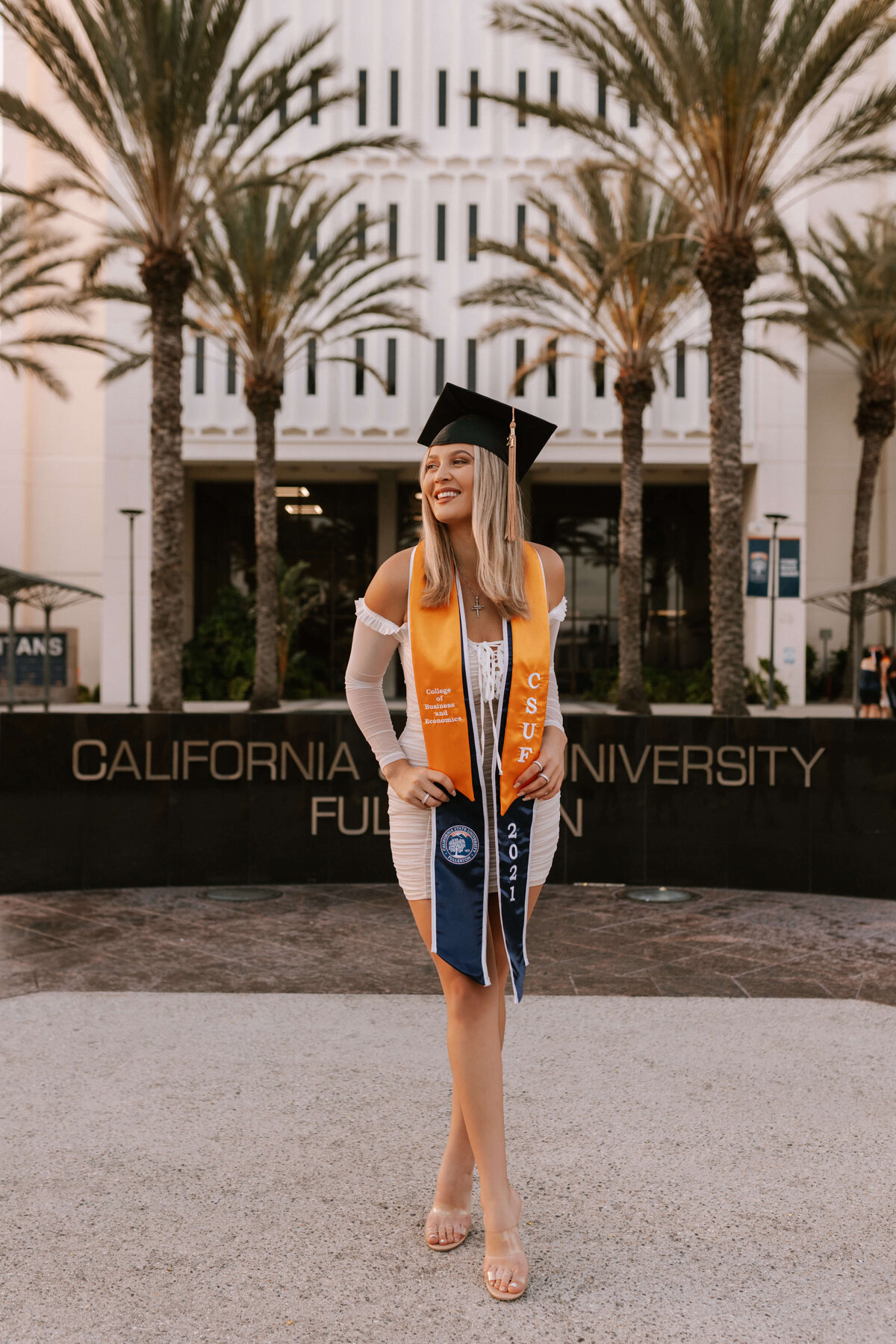 cal-state-fullerton-college-graduate-photoshoot