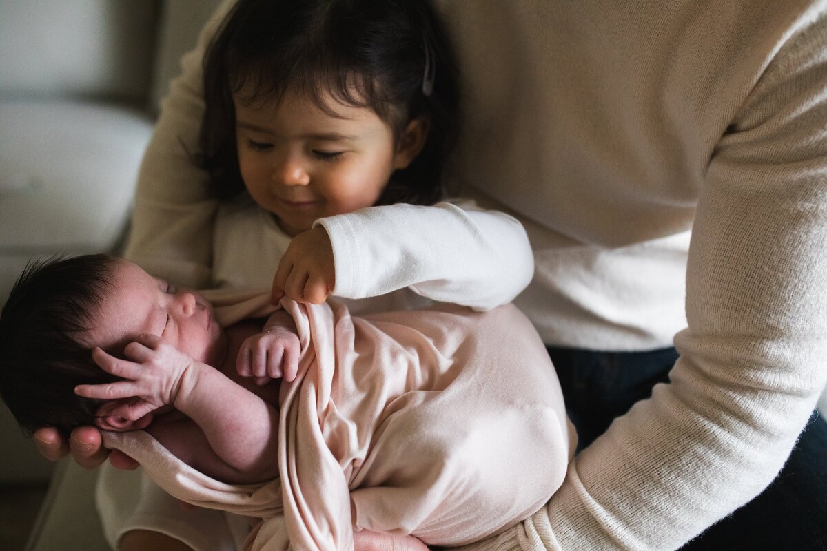 seattle_family_photographer_newborn_baby_in_home_1179