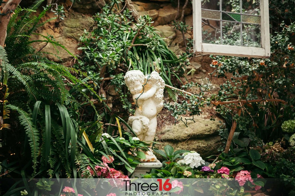 Garden statue at the Tivoli Terrace