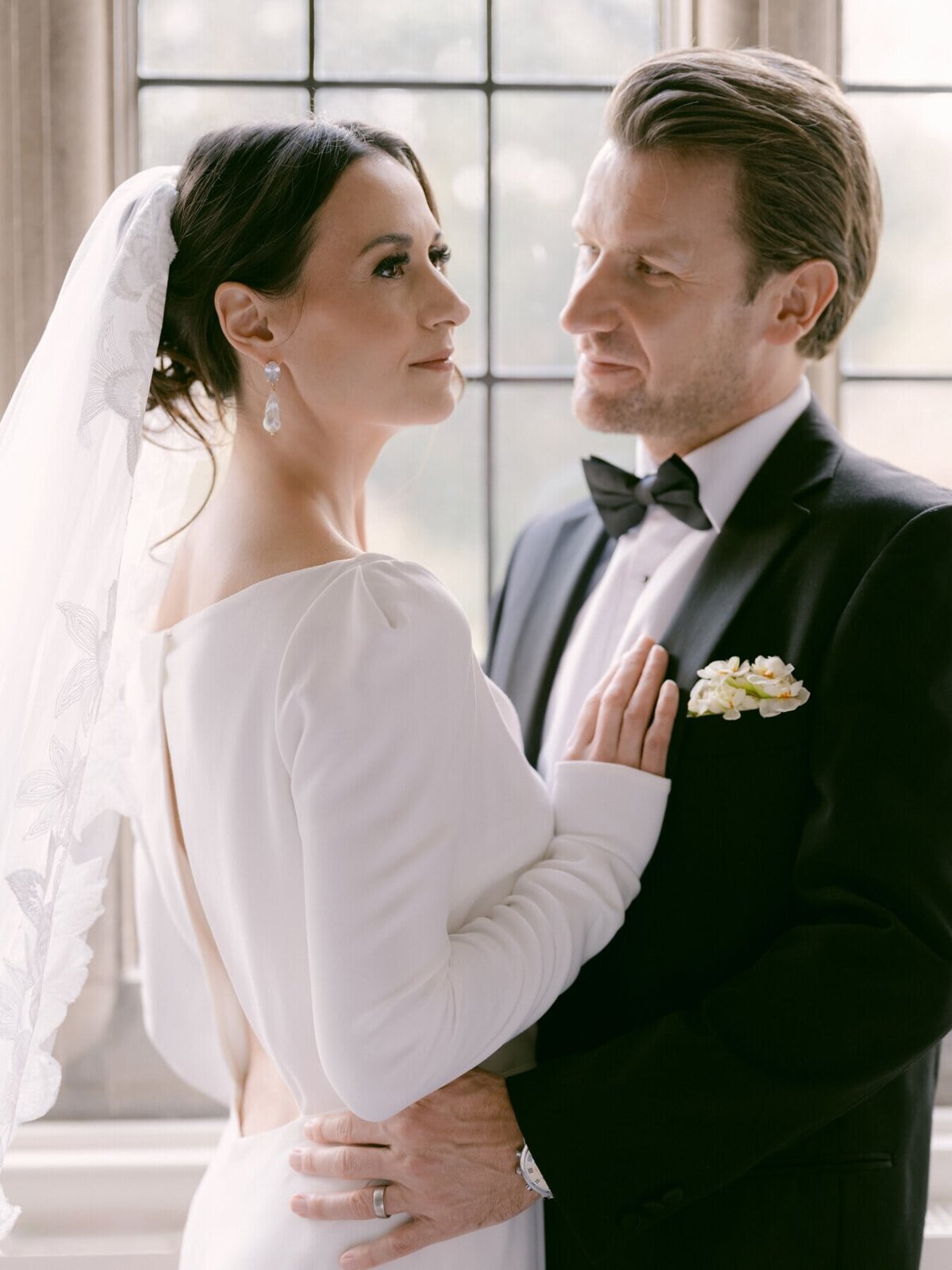 bride-and-groom-black-tie-wedding