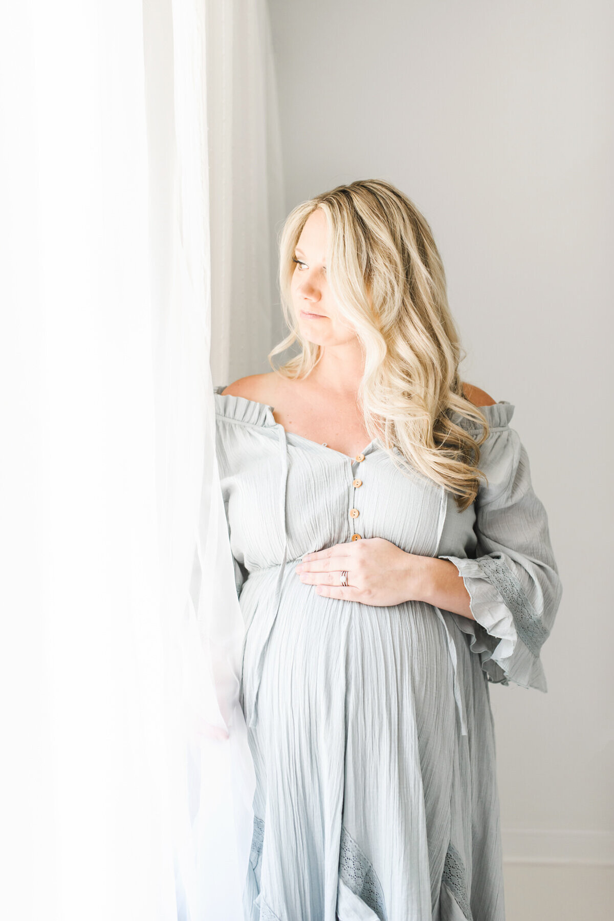 Light-Airy-Maternity-Session-32