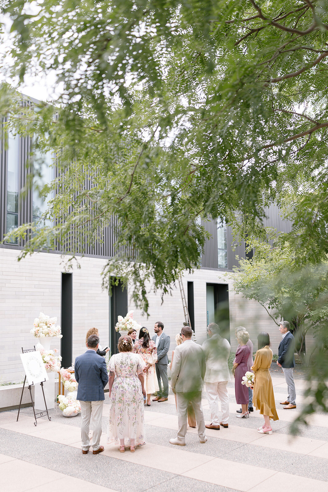 hutton_house_minnesota_summer_wedding_loui_photography-24