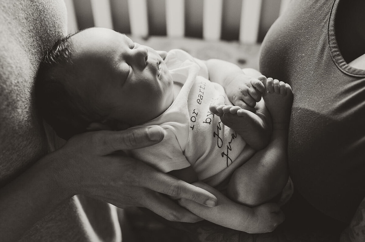 newborn-lifestyle-photo-charlotte-nc-details
