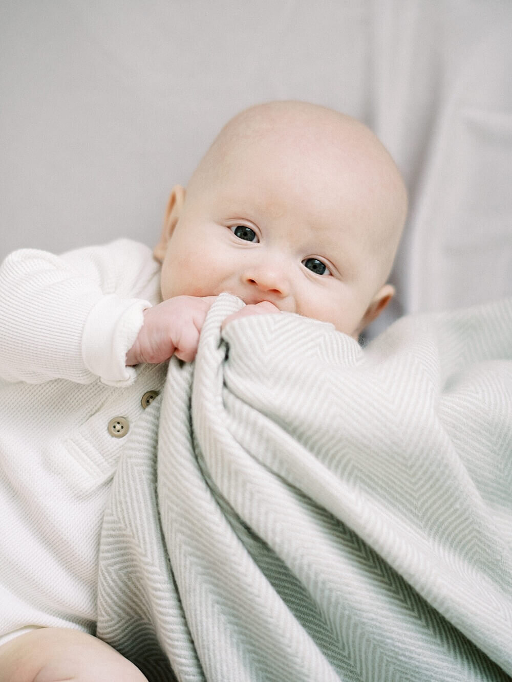 seattle-studio-motherhood-session-Jacqueline-Benet_0011