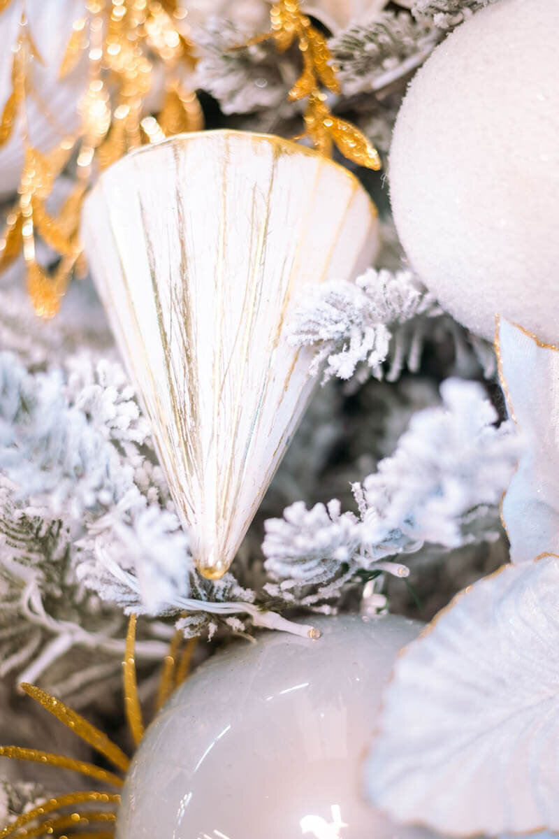 GoldHolidayDecor-TheBelleNoel6
