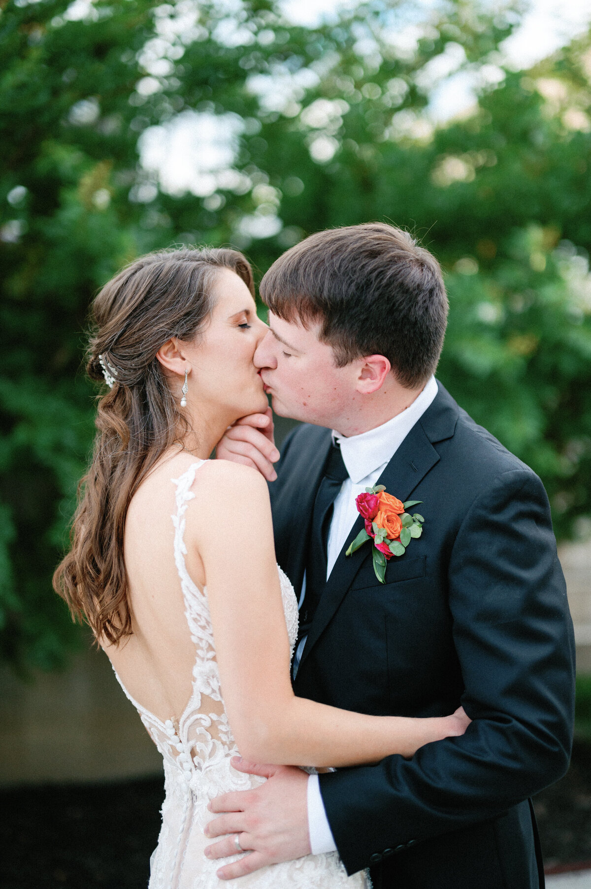 Sonja and Steven - Sacred Heart Cathedral and The Press Room - East Tennessee Wedding Photographer - Alaina René Photography-27