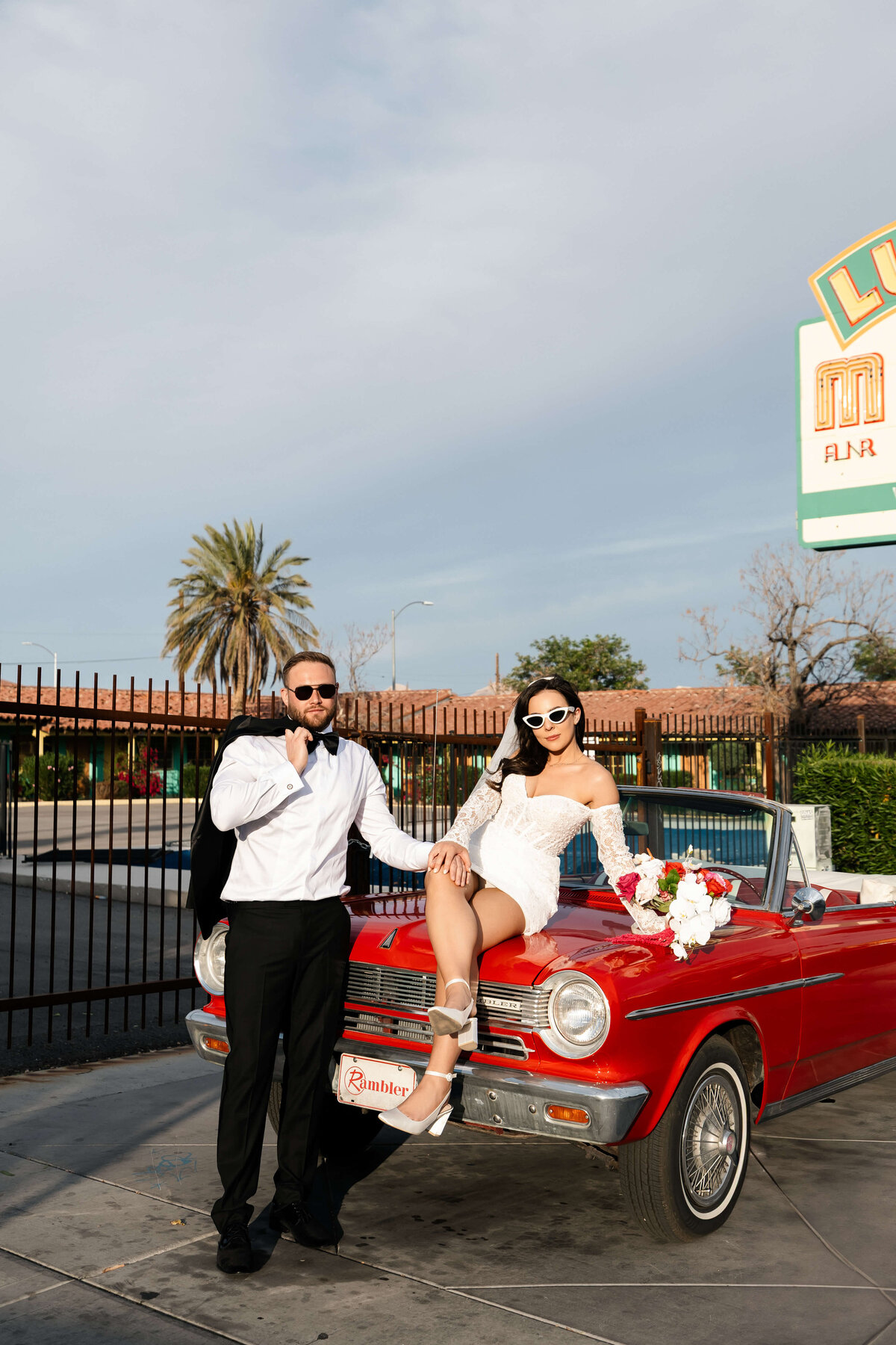 68riskyexposure_hannah-rory_las-vegas-elopement-photography