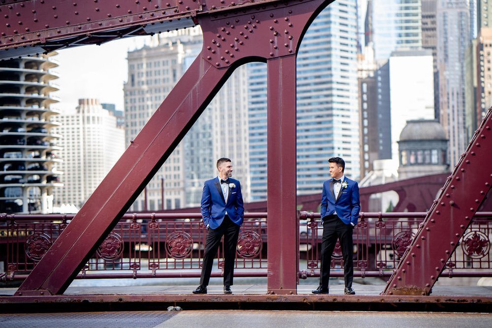 lgbtq_wedding_chicago_riverwalk