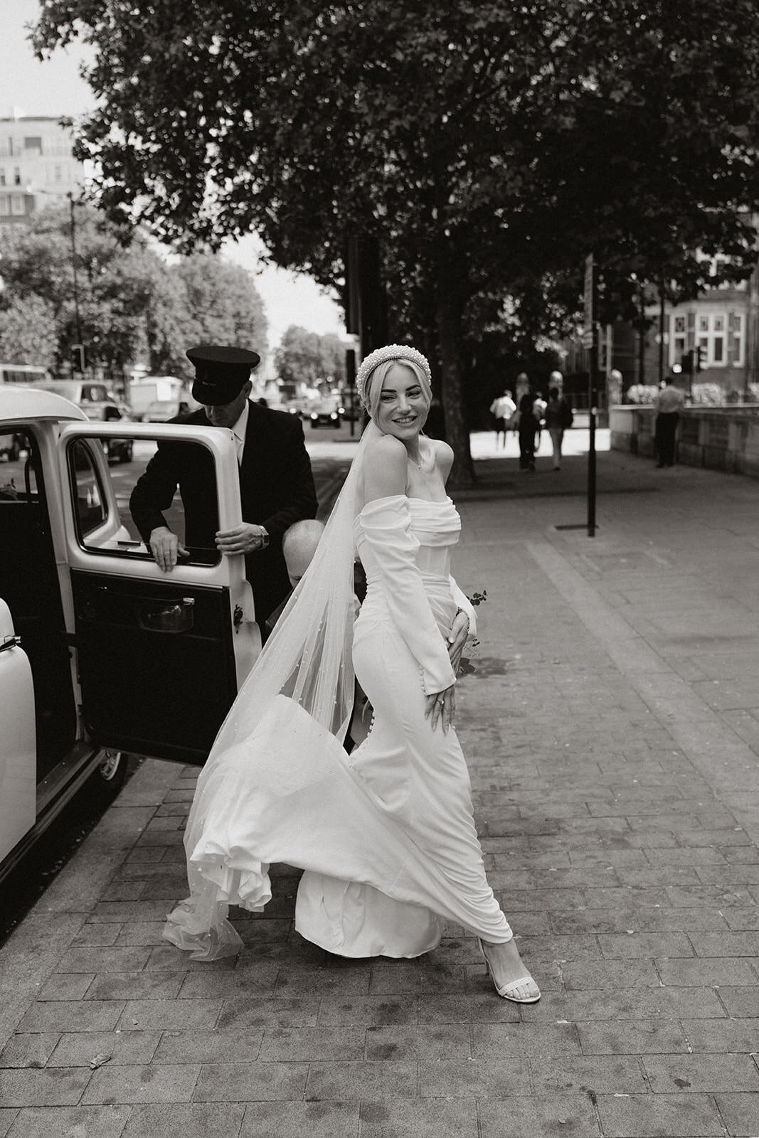 Abi-Buck-Photography-Editorial-Wedding-Photography-LondonWedding-Marylebone-Town-Hall