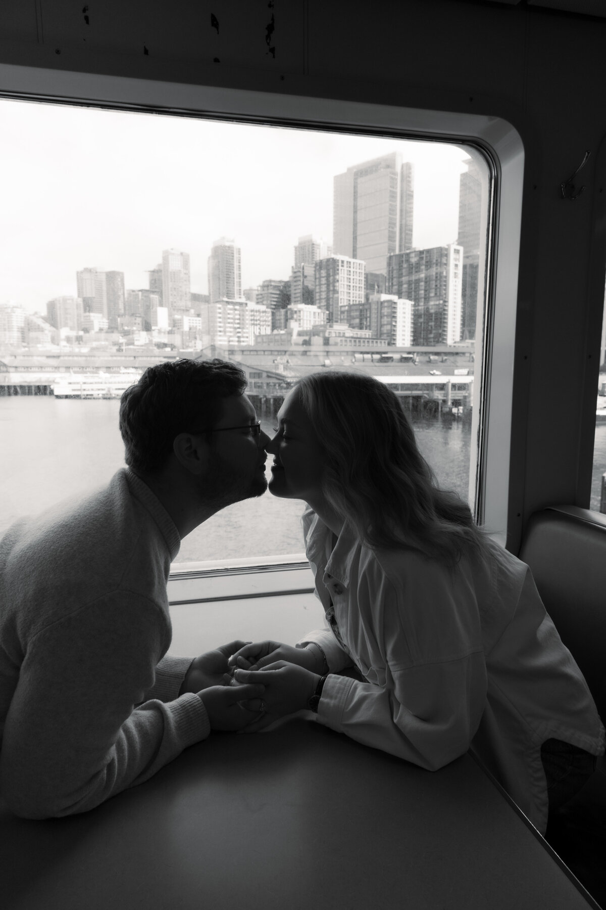SeattleFerryCouplesPhotography33
