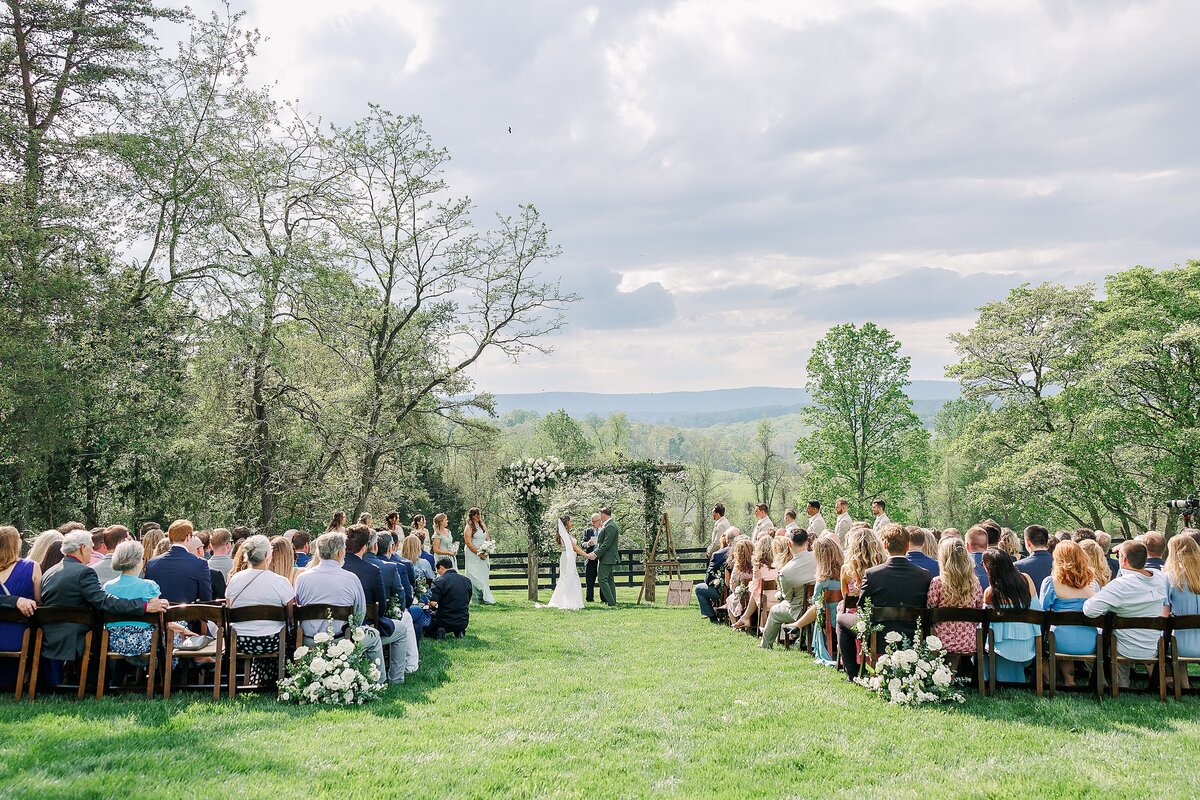 oak-barn-at-loyalty-wedding-rebecca-dotson-photography_0021