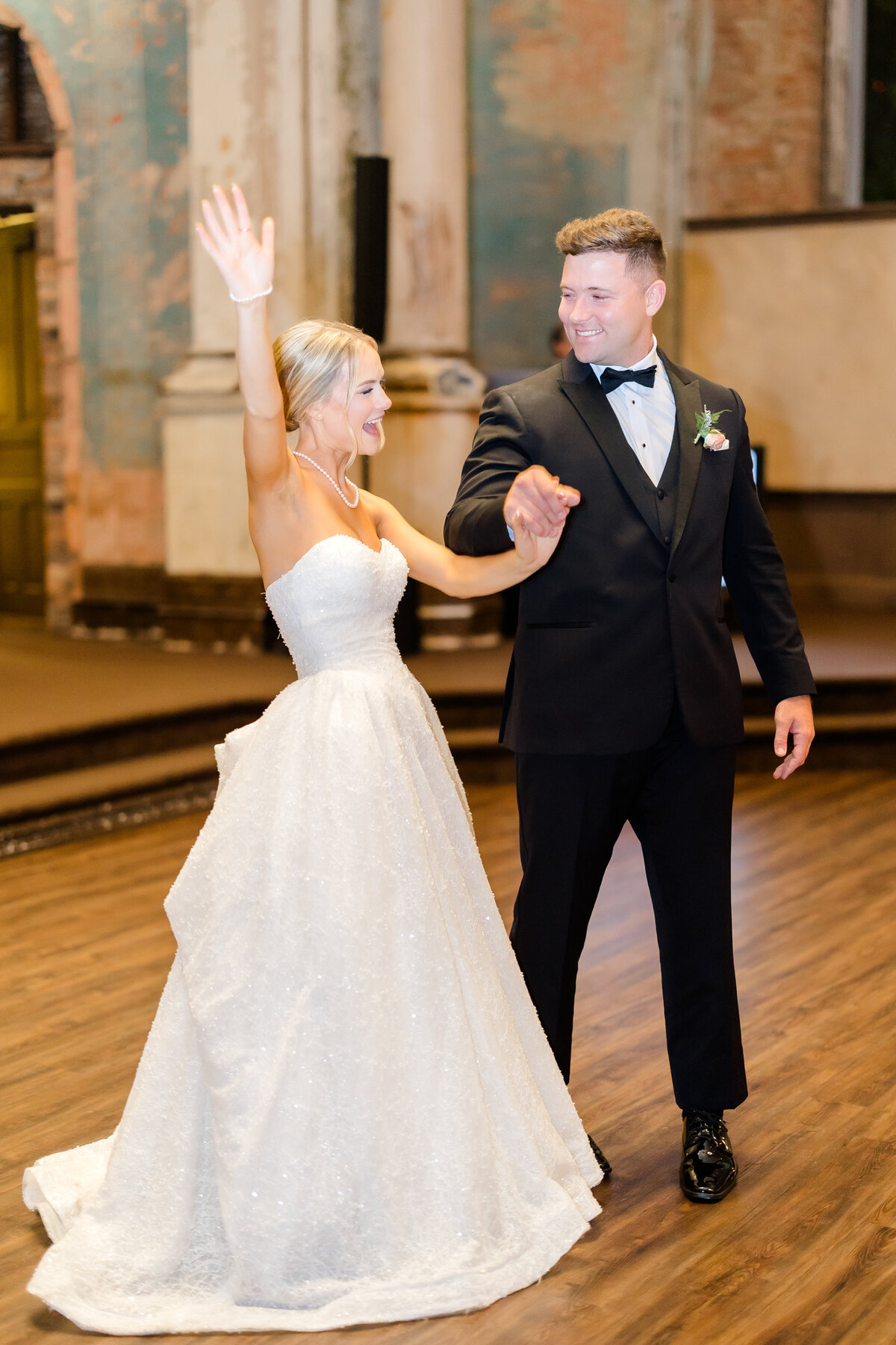 kasia-sickau-wedding-photographer-grace-alex-monastery-event-center-cincinnati-ohio1N1A3044