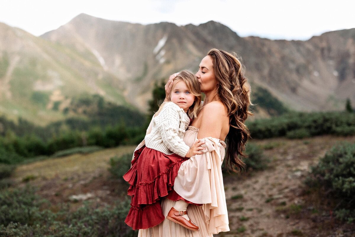 Top_Colorado_Mountain_Family_Portrait_Photographer