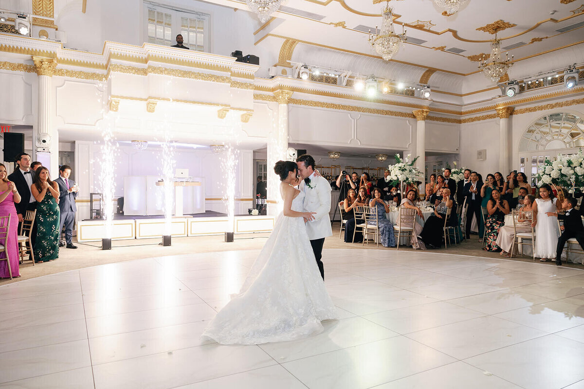 New Jersey Wedding Photographer_Crystal Plaza_0098