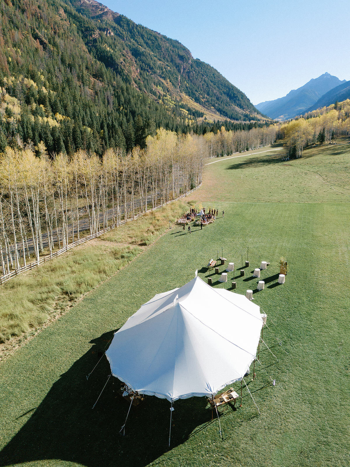 Aspen fall tented wedding at t lazy 7 ranch_RxL-81