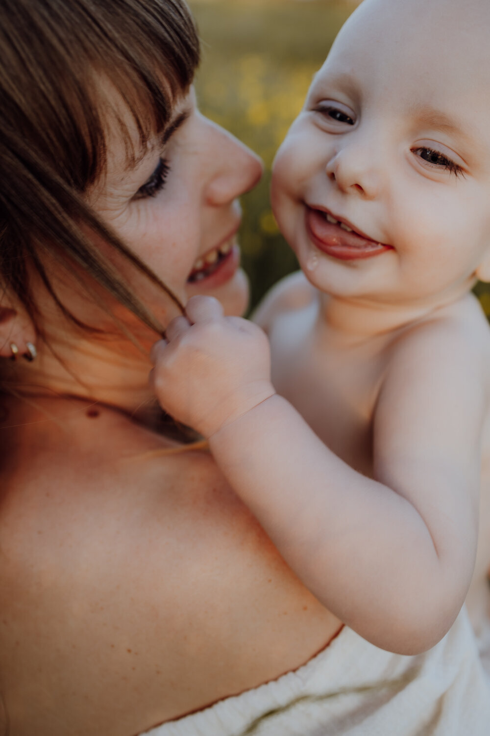 Borstvoeding Motherhood fotoshoot natuur moederschap