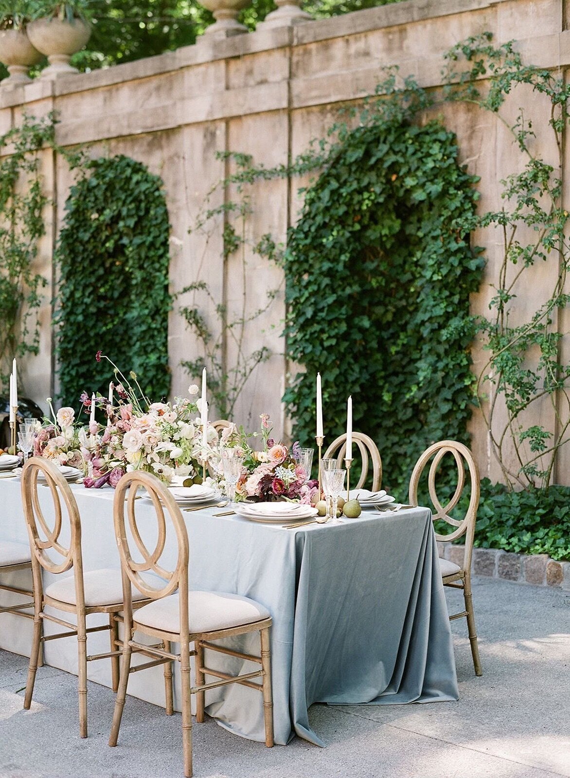 outdoor-wedding-table