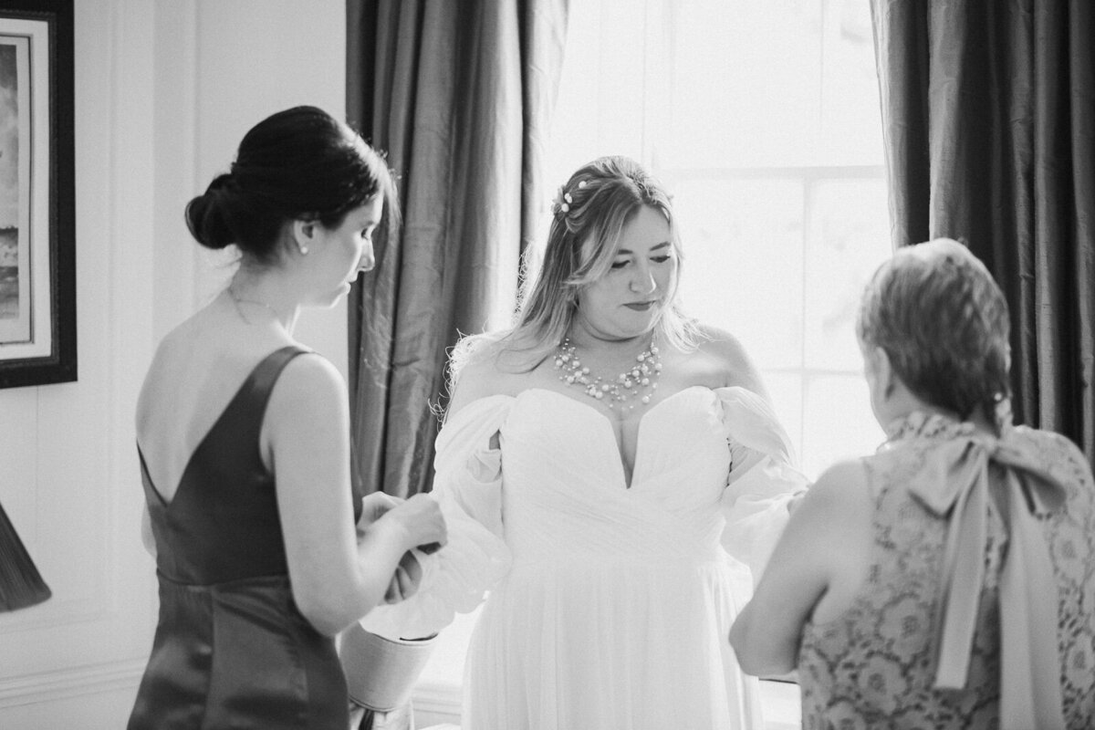 Elegant Wedding at Hinwick House, Northamptonshire - Destination Wedding Photography-72