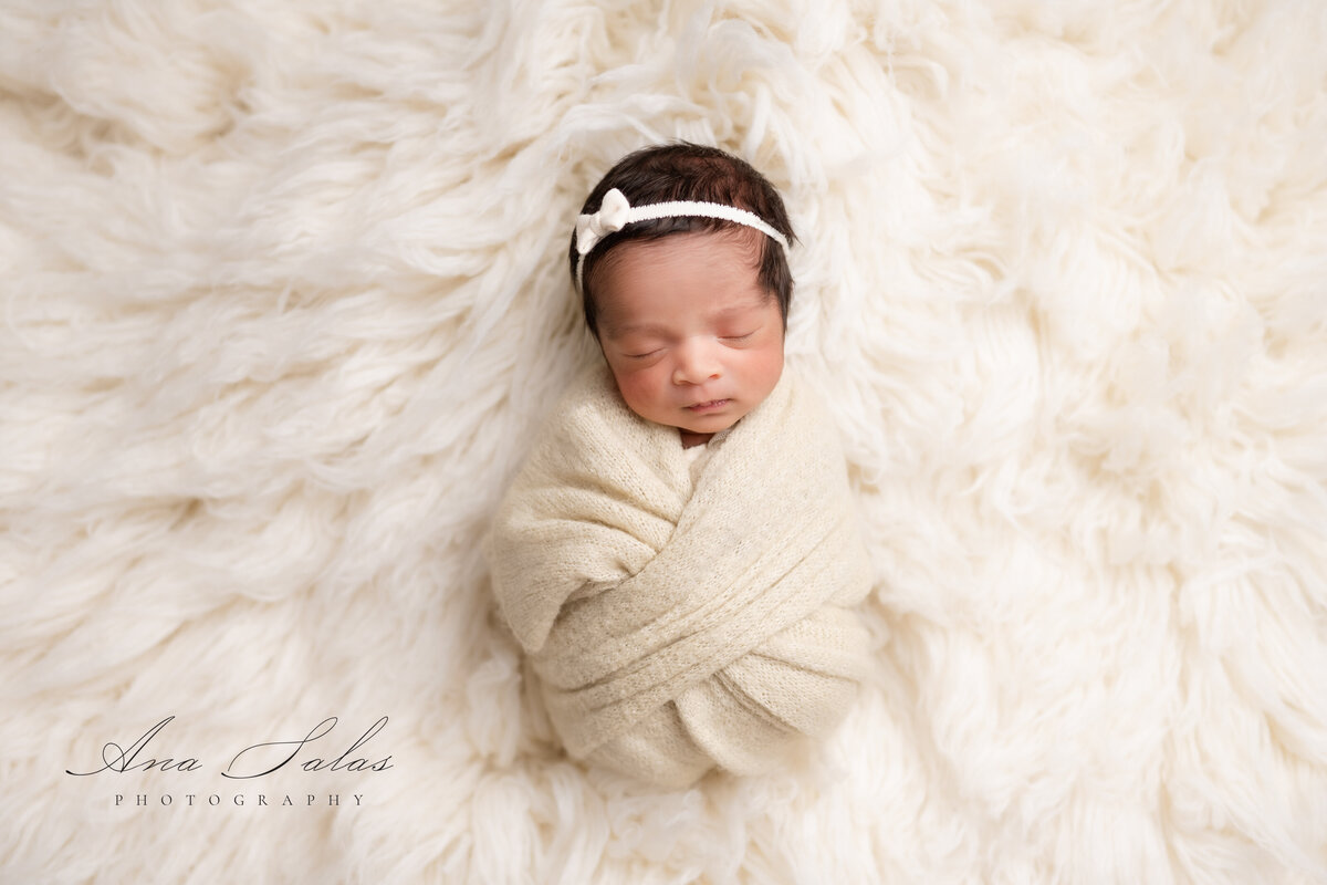 Newborn-Photographer-Edmonton-34