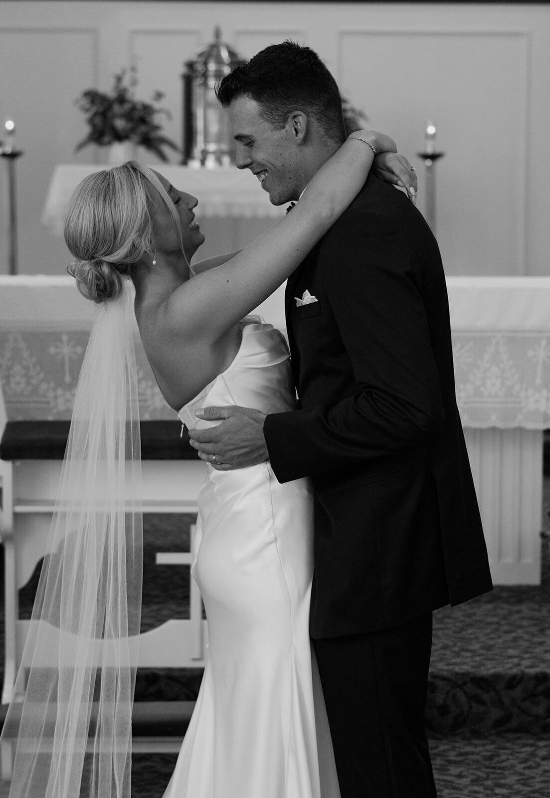 Black-and-white-wedding-session