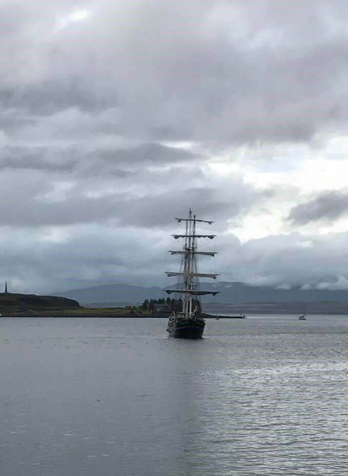 travel_scotland_sea_ship