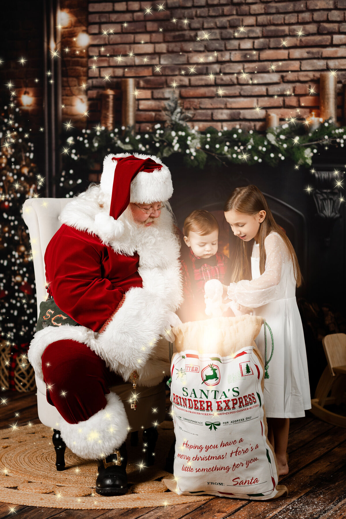 Best NWA holiday photographer, holiday portraits near me, Northwest Arkansas holiday photography, NW Arkansas holiday photos, NWA santa photos