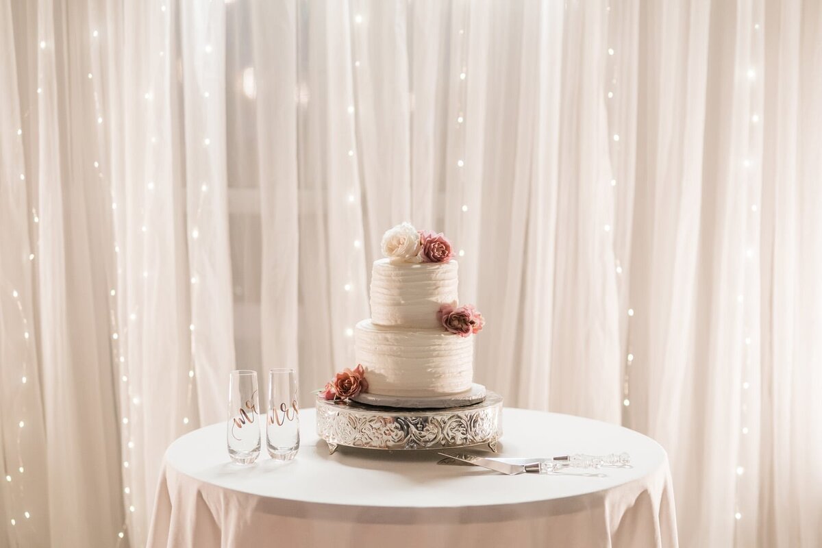 The Isles Beach Club Wedding | Blue Satin Bee 41