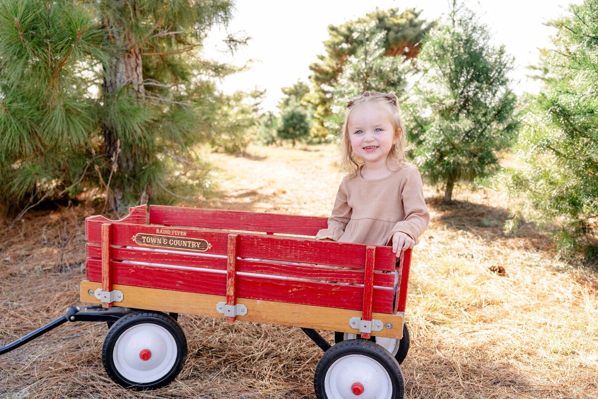 Austin-TX-Christmas-Tree-Farm-Mini-Session-Magnolia-and-Grace-Photography-Co-GinaM-# (1)-26