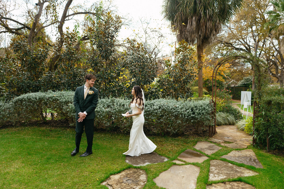 Lindsey&AlexWeddingPhotos_Film_AustinWeddingPhotographer_HereafterFilms_-21