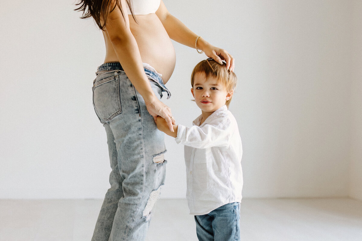 Austin-Lifestyle-Photographer-MontgomeryMaternityStory-84