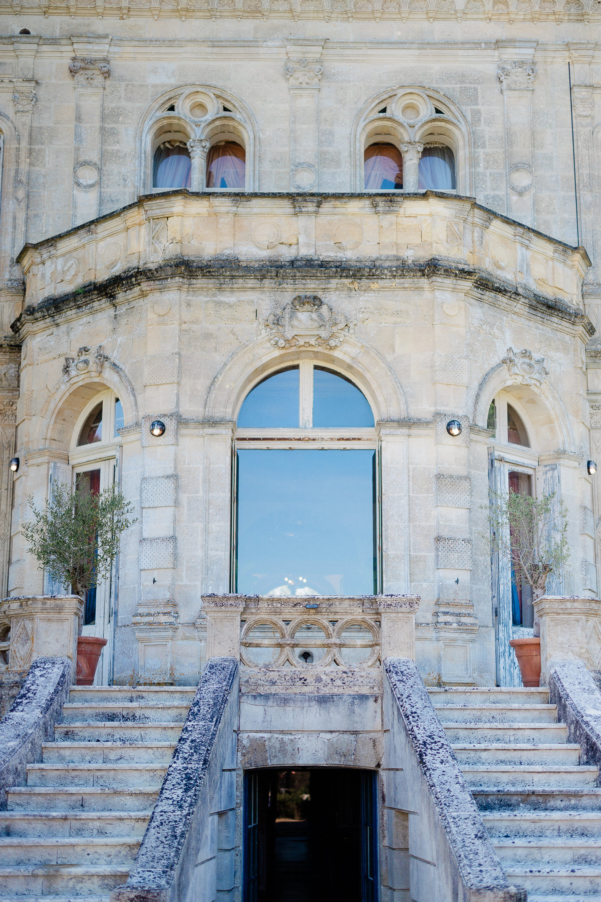 Modern_Chic_Chateau_Valouze_Destination_Wedding_Photographer-4