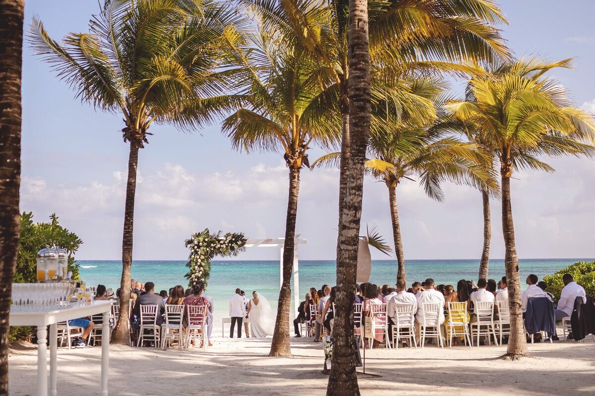 Wedding ceremony at Grand Palladium Colonial Resort, Riviera Maya wedding