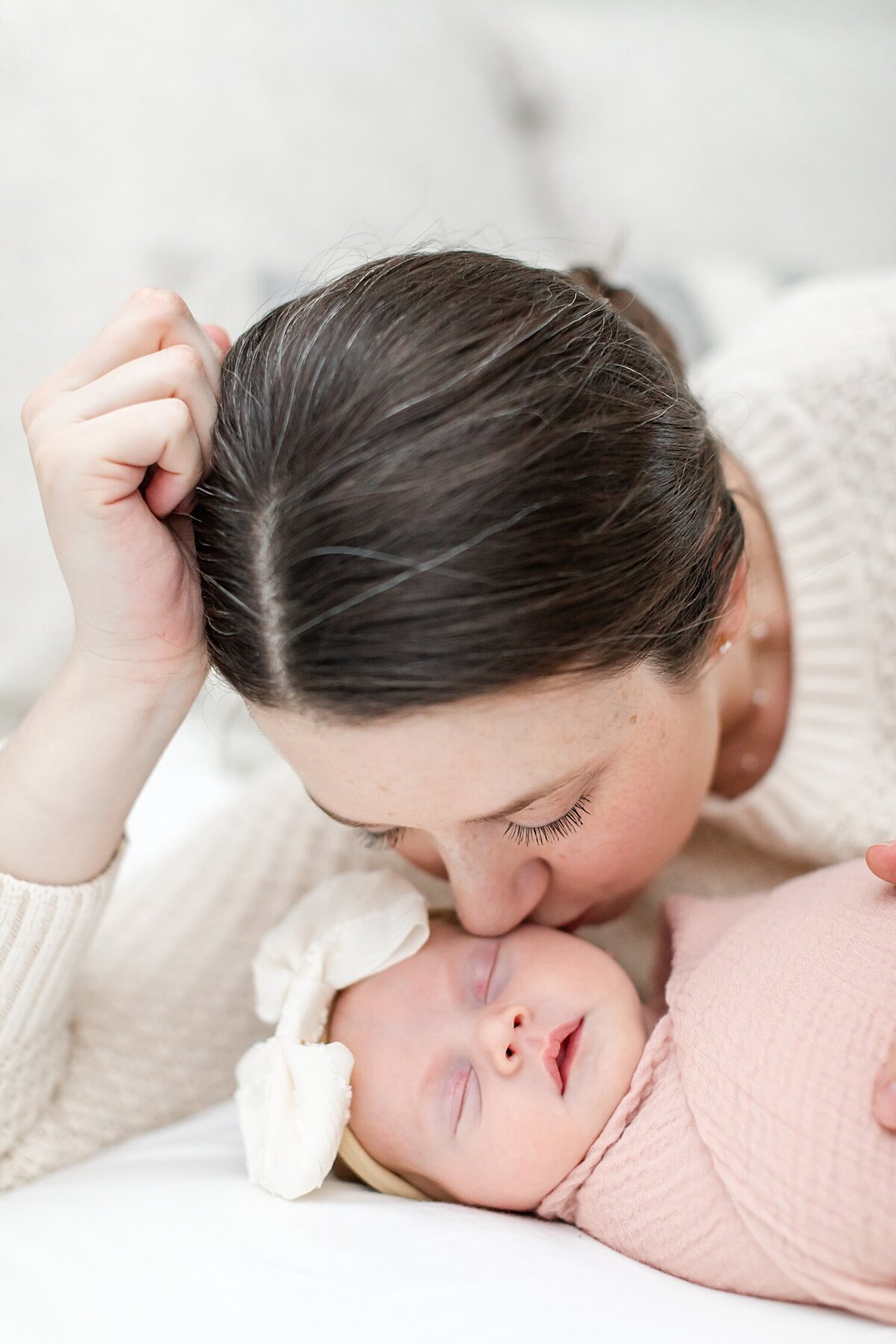 Newborn- Lifestyle-Photographer-WV-Wedding_0012