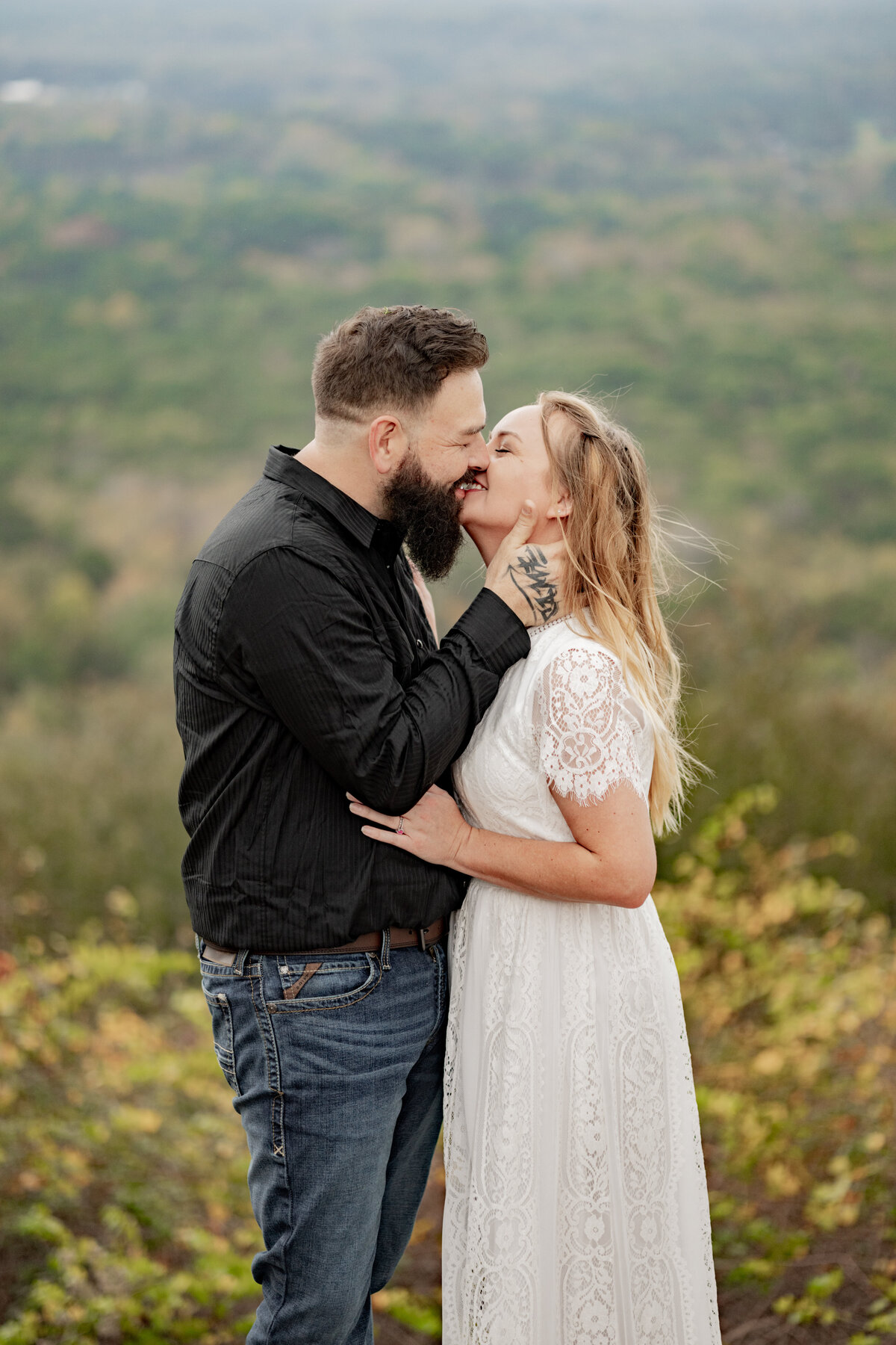 bride-and-tattooed-groom-columbus-georgia-elopement-photographer