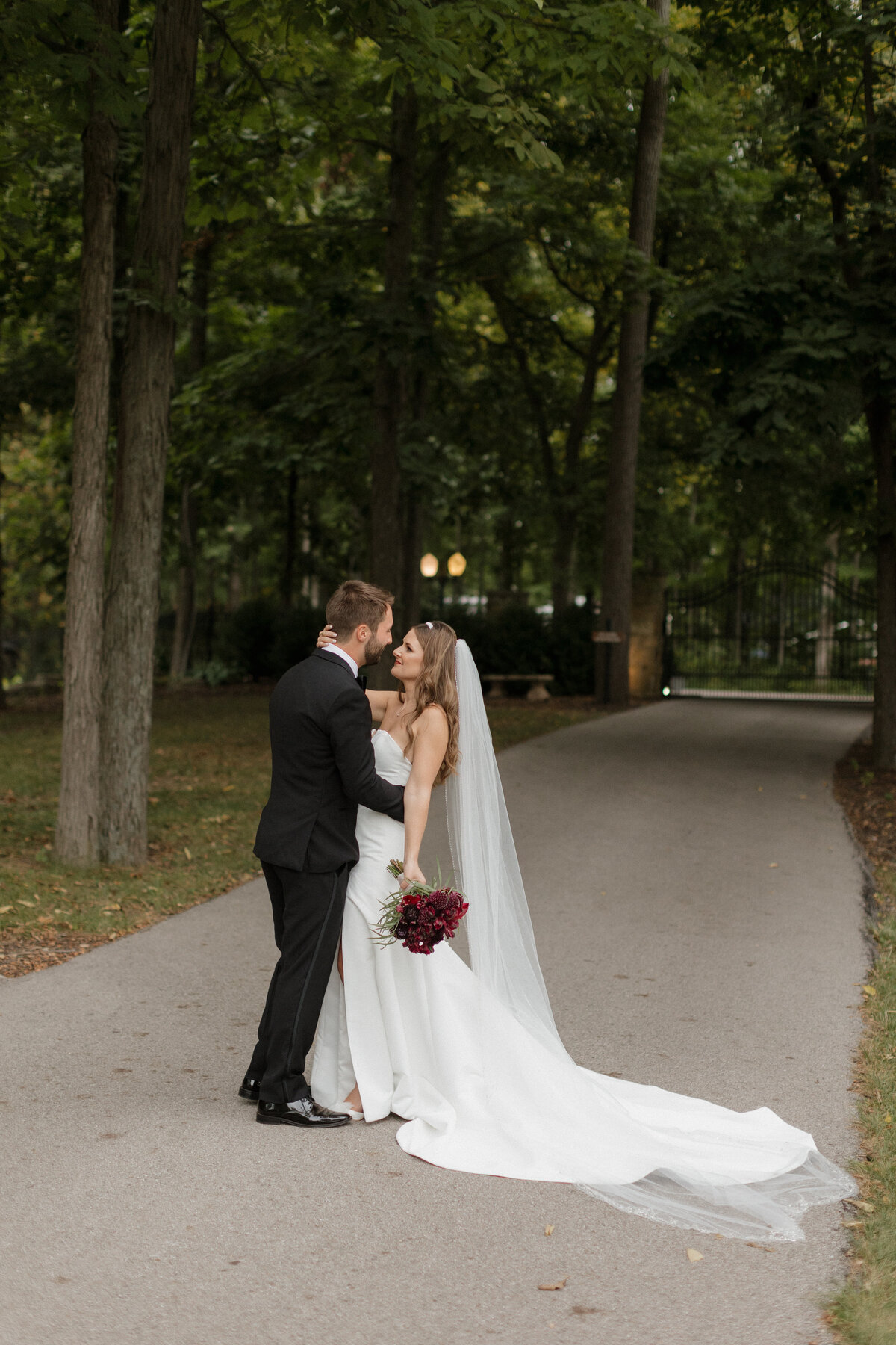 Romantic candid Indianapolis wedding photography couple