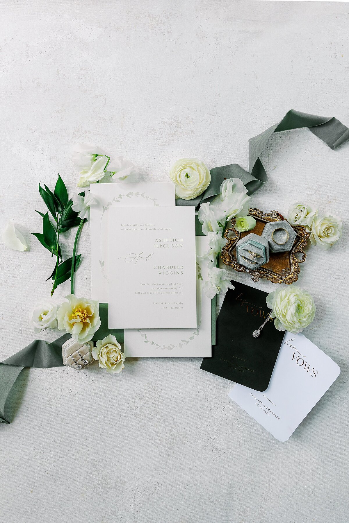 oak-barn-at-loyalty-wedding-rebecca-dotson-photography_0002