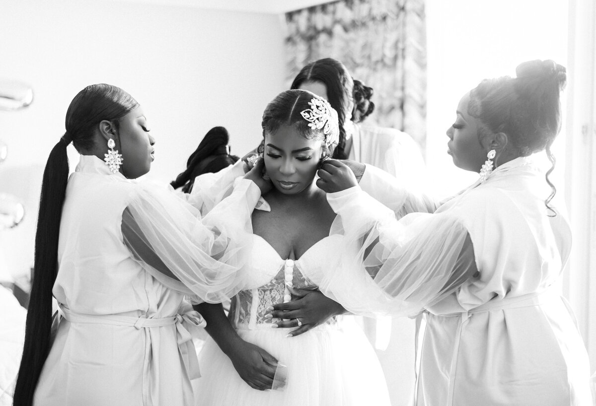 BrideGettingReady-47