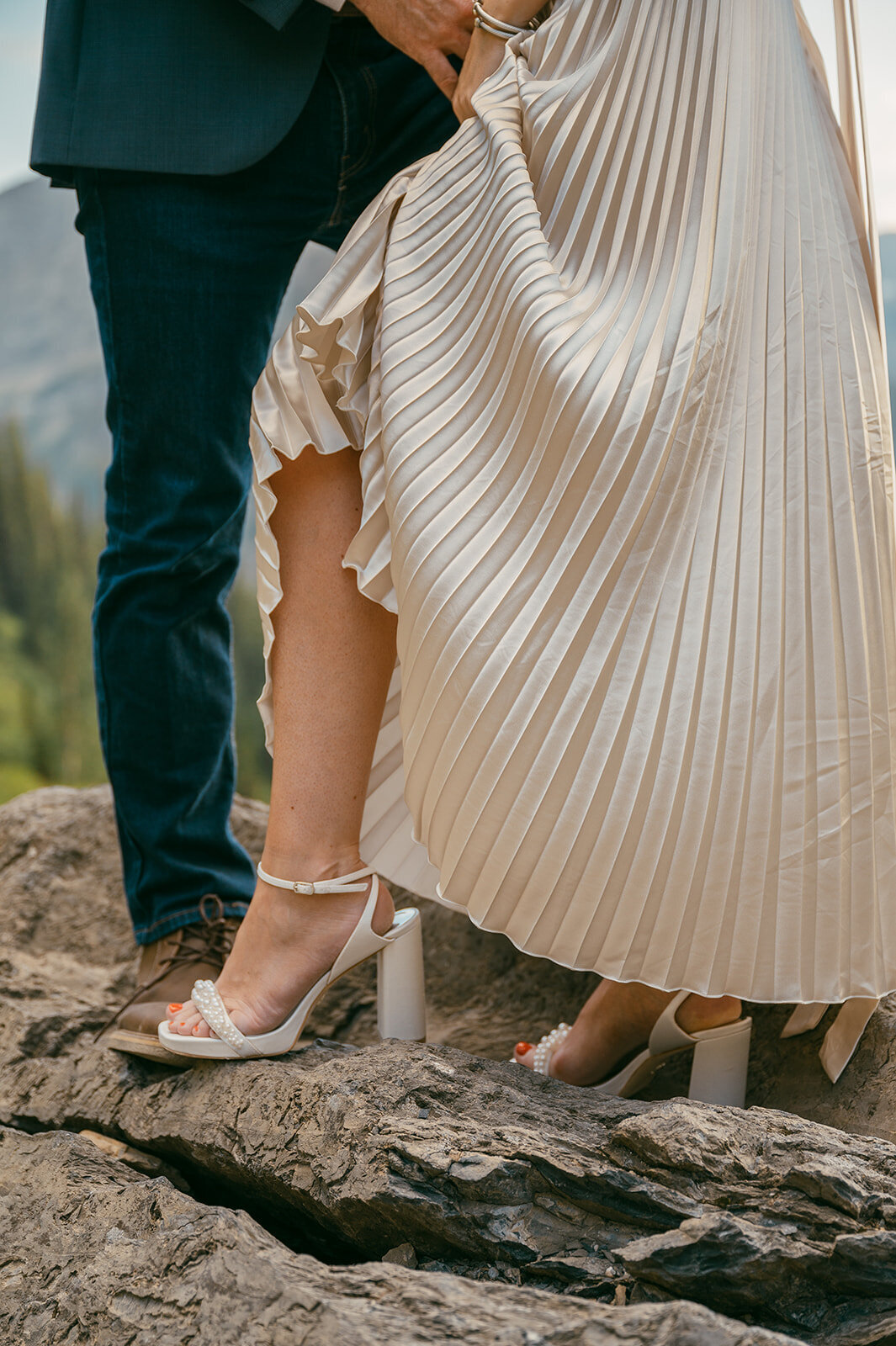 vintage-hollywood-glacier-national-park-elopement-presley-gray-photo1253